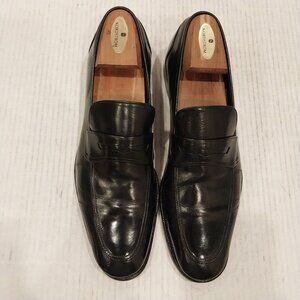 SALVATORE FERRAGAMO men's size 8.5 D classic black loafer.